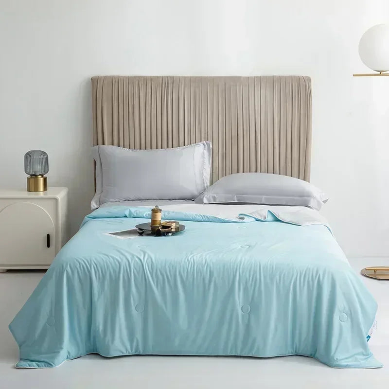 Arctic Drift – Dual-Sided Summer Comforter