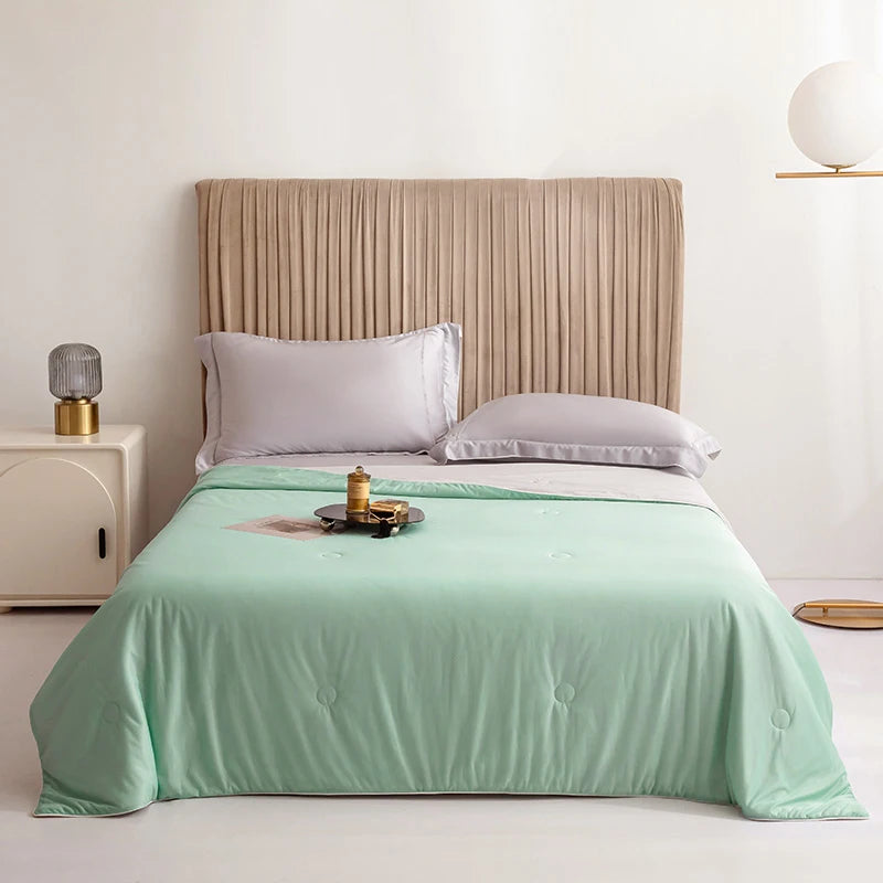 Arctic Drift – Dual-Sided Summer Comforter